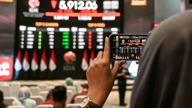 Las acciones operan con alzas del 4% y los bonos se negocian mixtos