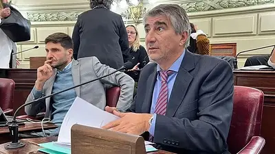 Mano derecha de Pullaro, contra los gremios: "El problema del país" Mano derecha de Pullaro, contra los gremios: "El problema del país"