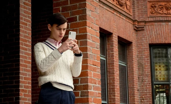 Shock por los celulares "prohibidos" a los villanos de Hollywood | Celulares