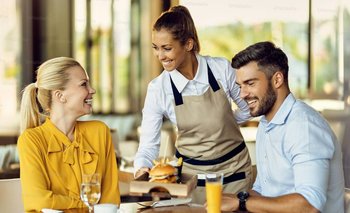 Si hacés esto en los restaurantes sos empático, según psicólogos | Psicología