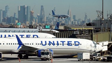 El tráfico aéreo de Newark se ve afectado por un nuevo corte de 90 segundos en las comunicaciones