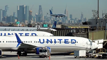 El tráfico aéreo de Newark se ve afectado por un nuevo corte de 90 segundos en las comunicaciones