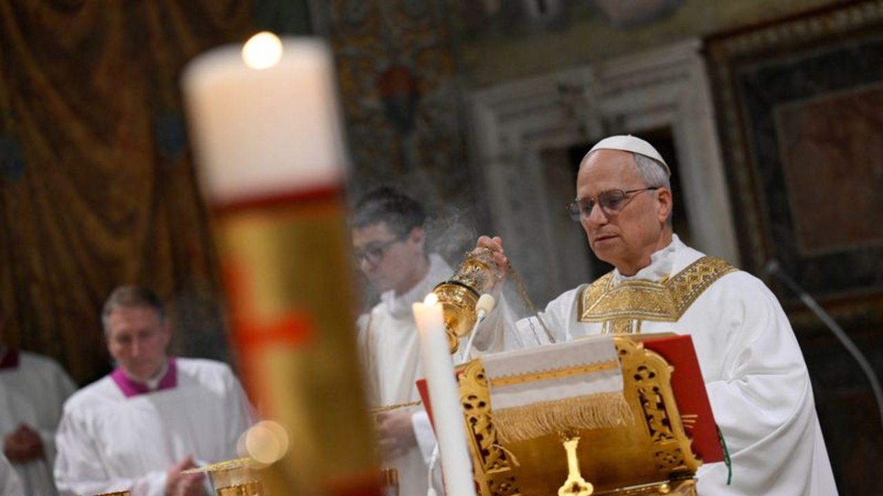 Cardenales dejan entrever el camino que seguirá el Papa León XIV