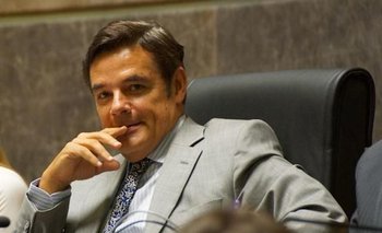 Inédita en el país: ley impulsada por Rovira que integra la IA en la educación | Inteligencia artificial