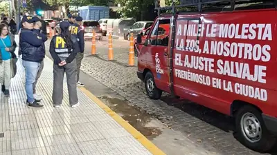 Sector de Lousteu denunció que la Policía Federal demoró a ocho militantes de la UCR Sector de Lousteu denunció que la Policía Federal demoró a ocho militantes de la UCR