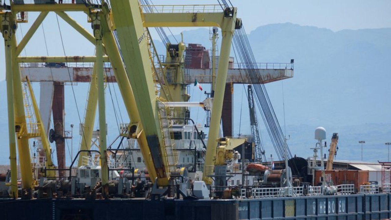 Suspenden rescate del yate hundido del magnate británico Lynch en Italia por muerte de un buzo
