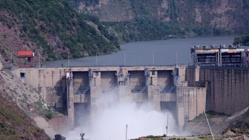 Tratado de aguas entre India y Pakistán sigue suspendido pese al alto el fuego: fuentes
