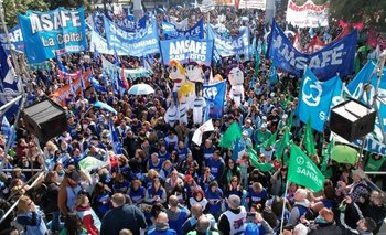 Tras la irrisoria oferta paritaria de Pullaro, gremios se encaminan al paro | Reclamos salariales