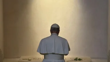 El papa León XIV visitó la tumba de Francisco en Roma y destacó su legado