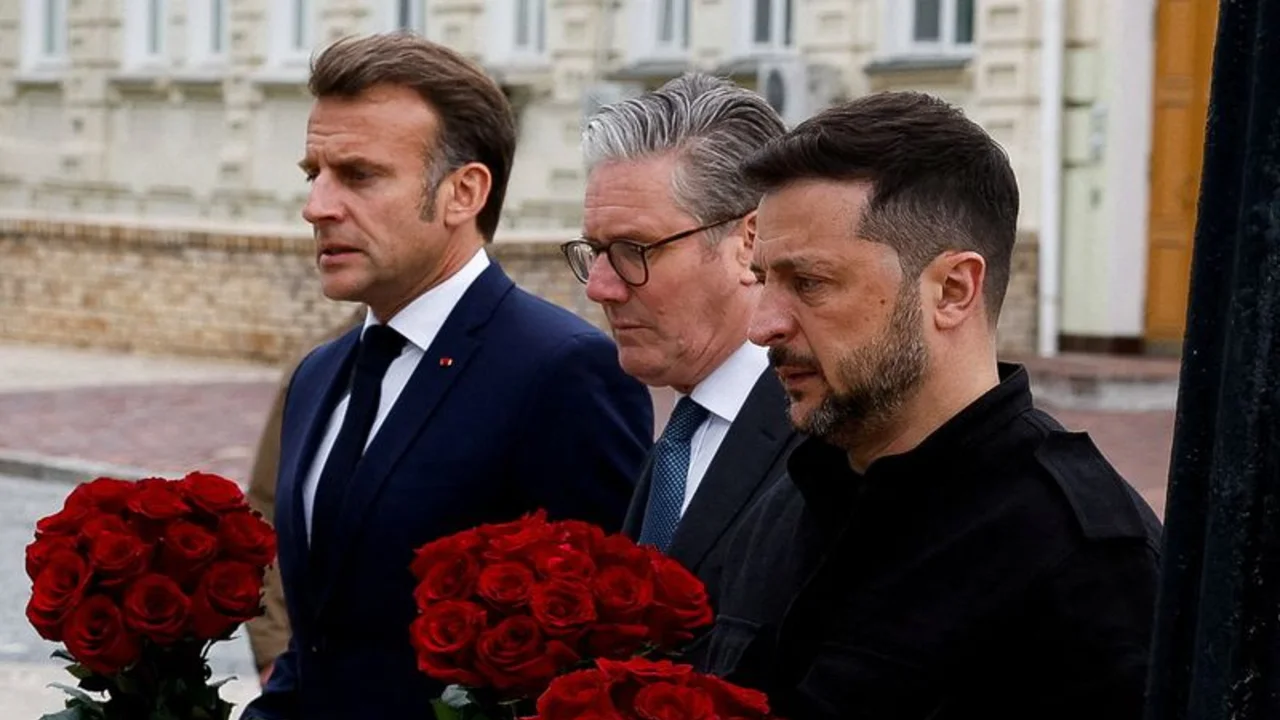 Francia está en conversaciones con Reino Unido y Ucrania sobre posibles tropas, dice Macron a medio
