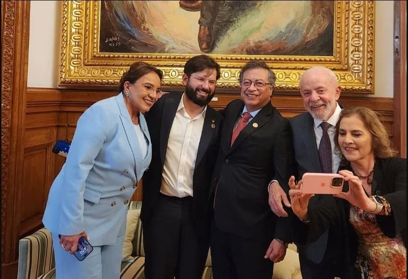 La presidenta de Honduras, Xiomara Castro; y los presidentes de Chile, Gabriel Boric; de Colombia, Gustavo Petro; y de Brasil, Luiz Inácio Lula da Silva.