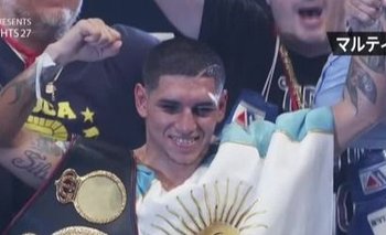 Puma Martínez, histórico: se cayó pero le ganó a Ioka y retuvo el título mundial | Boxeo