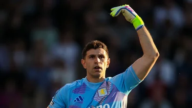 Dibu Martínez, brillante en Aston Villa: dos grandes nuevos logros del arquero
