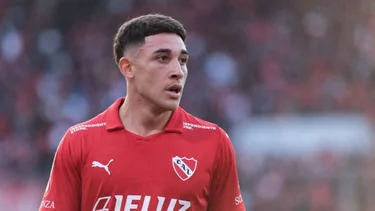 El mejor del torneo: Santiago Montiel sorprendió a todos en Independiente con un golazo