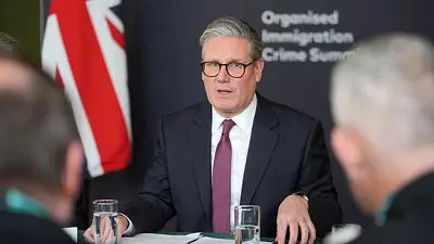 Reino Unido planea poner fin al "experimento fallido de libre mercado" en inmigración Reino Unido planea poner fin al "experimento fallido de libre mercado" en inmigración