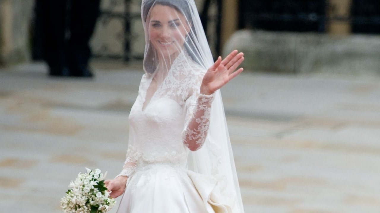Kate Middleton con el ramo de su boda en la mano