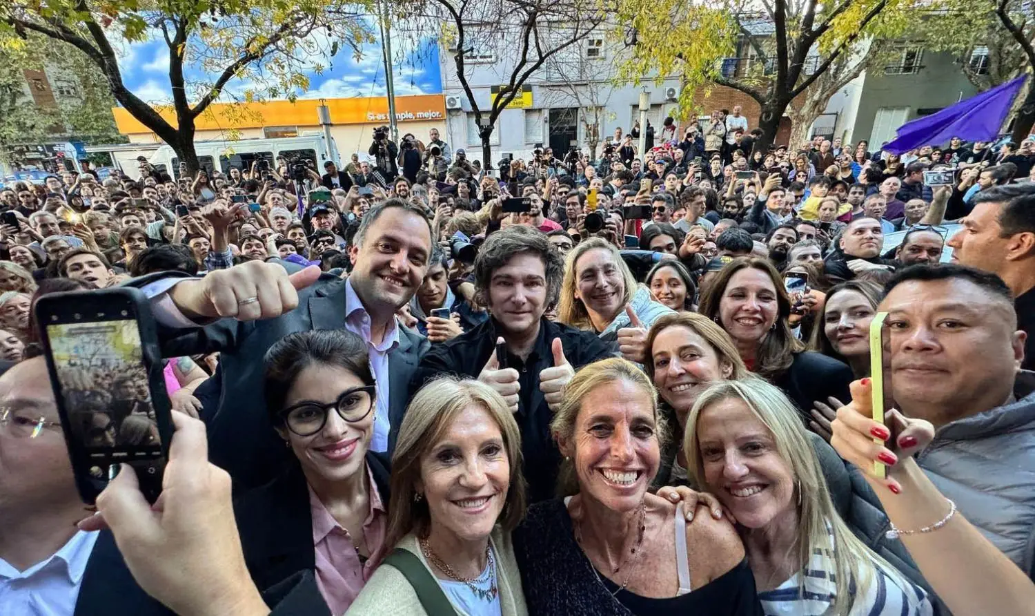 javier milei manuel adorni