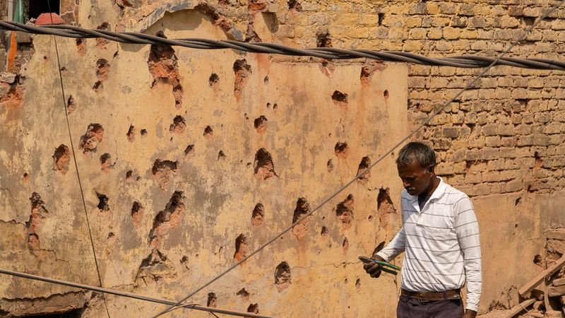 Altos cargos militares de India y Pakistán debatirán los próximos pasos tras el alto el fuego