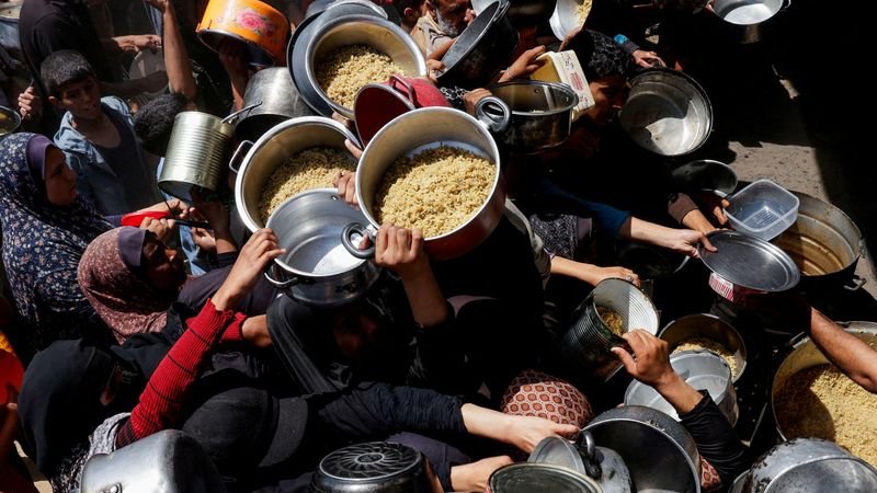 Toda la población de Gaza se enfrenta a un riesgo crítico de hambruna, según un observatorio