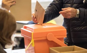 La izquierda se hizo fuerte en Montevideo, pero creció la oposición en Uruguay | Elecciones en uruguay