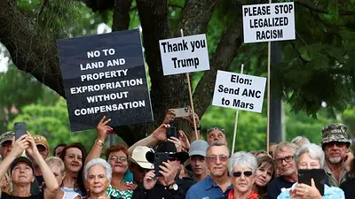 Llegan a EEUU los primeros sudafricanos blancos que Trump dice que sufren discriminación Llegan a EEUU los primeros sudafricanos blancos que Trump dice que sufren discriminación