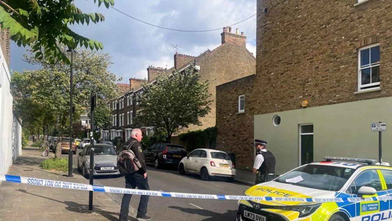 La policía británica detiene a un hombre por incendio provocado en la casa del primer ministro Starmer