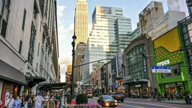 Llega al país una esperada marca de Nueva York de indumentaria y moda urbana