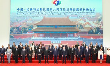 En medio de la guerra comercial, China se erige como garante del multilateralismo | Cumbre de celac en beijing