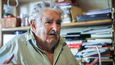 Conmoción en el fútbol uruguayo con el adiós de los clubes al Pepe Mujica: "Sentido pésame"