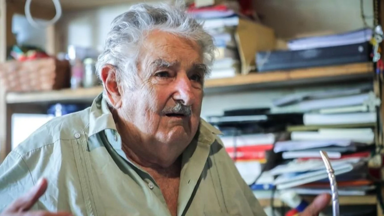 Pepe Mujica, Nacional de Uruguay, Peñarol, Cerro 