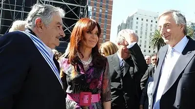 Pepe Mujica y Argentina, una relación cercana y con roces, pero con el ojo puesto en la unidad de América Latina Pepe Mujica y Argentina, una relación cercana y con roces, pero con el ojo puesto en la unidad de América Latina