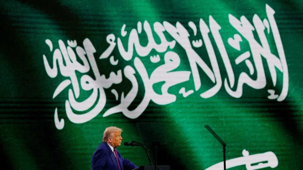 Trump se reunirá con el presidente sirio en Arabia Saudí antes de viajar a Qatar