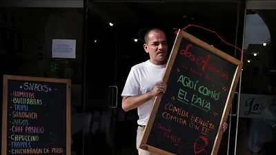 Fieles recuerdan cómo el joven León XIV convenció con su "aura" en medio del conflicto civil en Perú Fieles recuerdan cómo el joven León XIV convenció con su "aura" en medio del conflicto civil en Perú