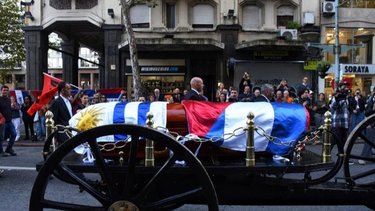 Miles de personas despiden al Pepe Mujica en Uruguay