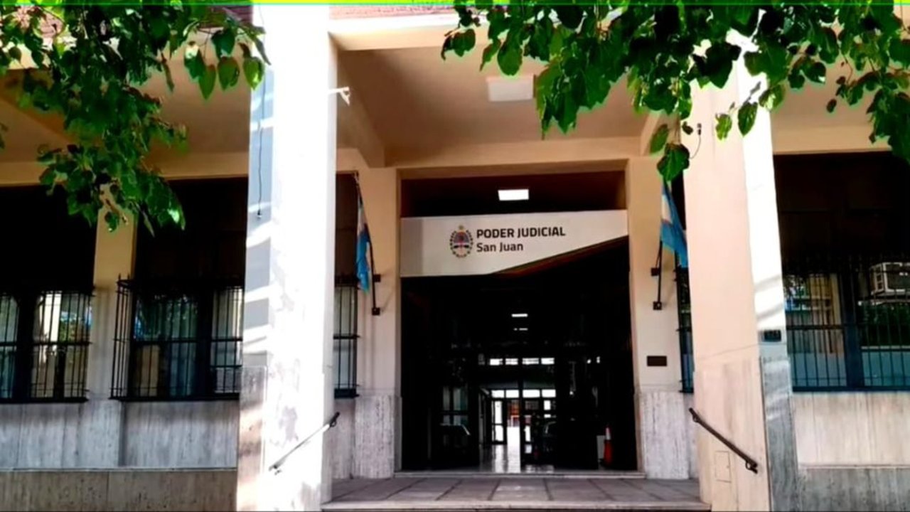 Abusó seis veces de una nena, fue condenado pero no irá preso: la historia que indignó a una ciudad
