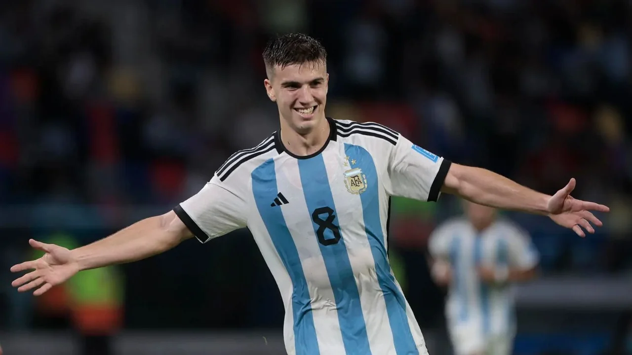 Selección Argentina, Máximo Perrone, mercado de pases, Manchester City, Como 1907