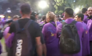Escándalo en el acto de cierre de La Libertad Avanza: "Nos pagan, nos dan $25.000" | Cierre de campaña de lla