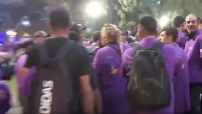 Escándalo en el acto de cierre de La Libertad Avanza: "Nos pagan, nos dan $25.000" Escándalo en el acto de cierre de La Libertad Avanza: "Nos pagan, nos dan $25.000"