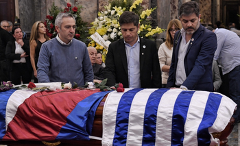 Kicillof pidió perdón en el velorio de Mujica "por los agravios” de Milei | Murió pepe mujica
