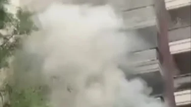 Dos asistidos por un incendio en un edificio de Villa Pueyrredón