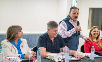 Quintela se reunió con referentes sindicales del sector textil | Industria textil