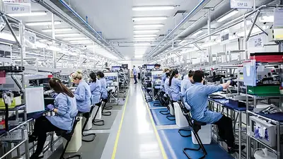 Casi 4 de cada 10 empresas electrónicas echó trabajadores en el tercer trimestre Casi 4 de cada 10 empresas electrónicas echó trabajadores en el tercer trimestre