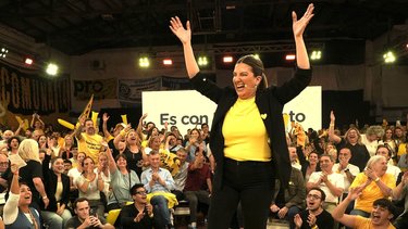 Amarillo y caminata infinita: los cierres del PRO y Larreta