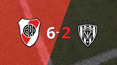 River Plate liquidó con una goleada a Independiente del Valle por 6 a 2 River Plate liquidó con una goleada a Independiente del Valle por 6 a 2