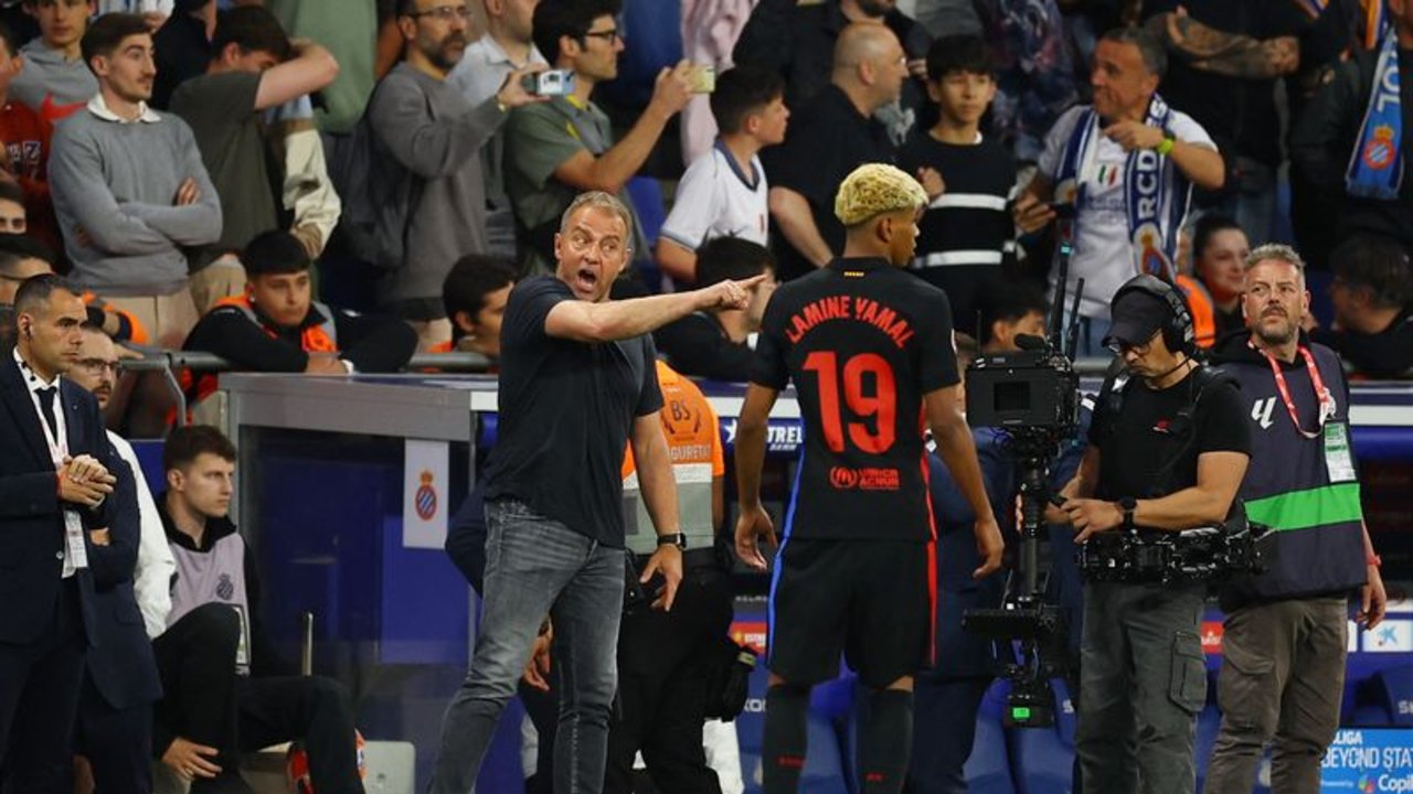 Flick elogia a un "increíble" Barça tras conquistar LaLiga