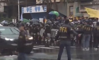 Fuerzas federales reprimieron a colectiveros en Puente Pueyrredón | Colectivos