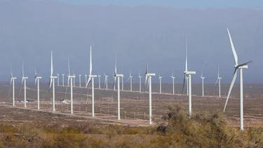 Soberanía energética y recurso renovable: La Rioja culminó con el montaje de la nueva planta eólica en Parque Arauco