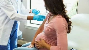Protegé a tu bebé del VSR con esta vacuna gratuita