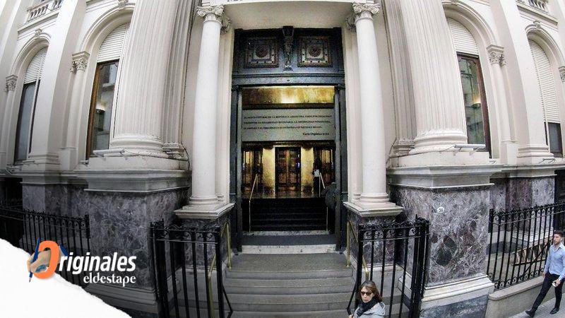 Qué pasa con los bancos: menos ganancias y más mora
