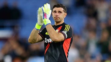 El llanto de Dibu Martínez para despedirse de Aston Villa: qué ofertas tiene
